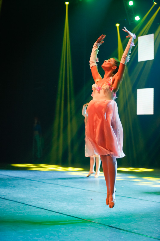 Tribe Dance Hold Your Dream 